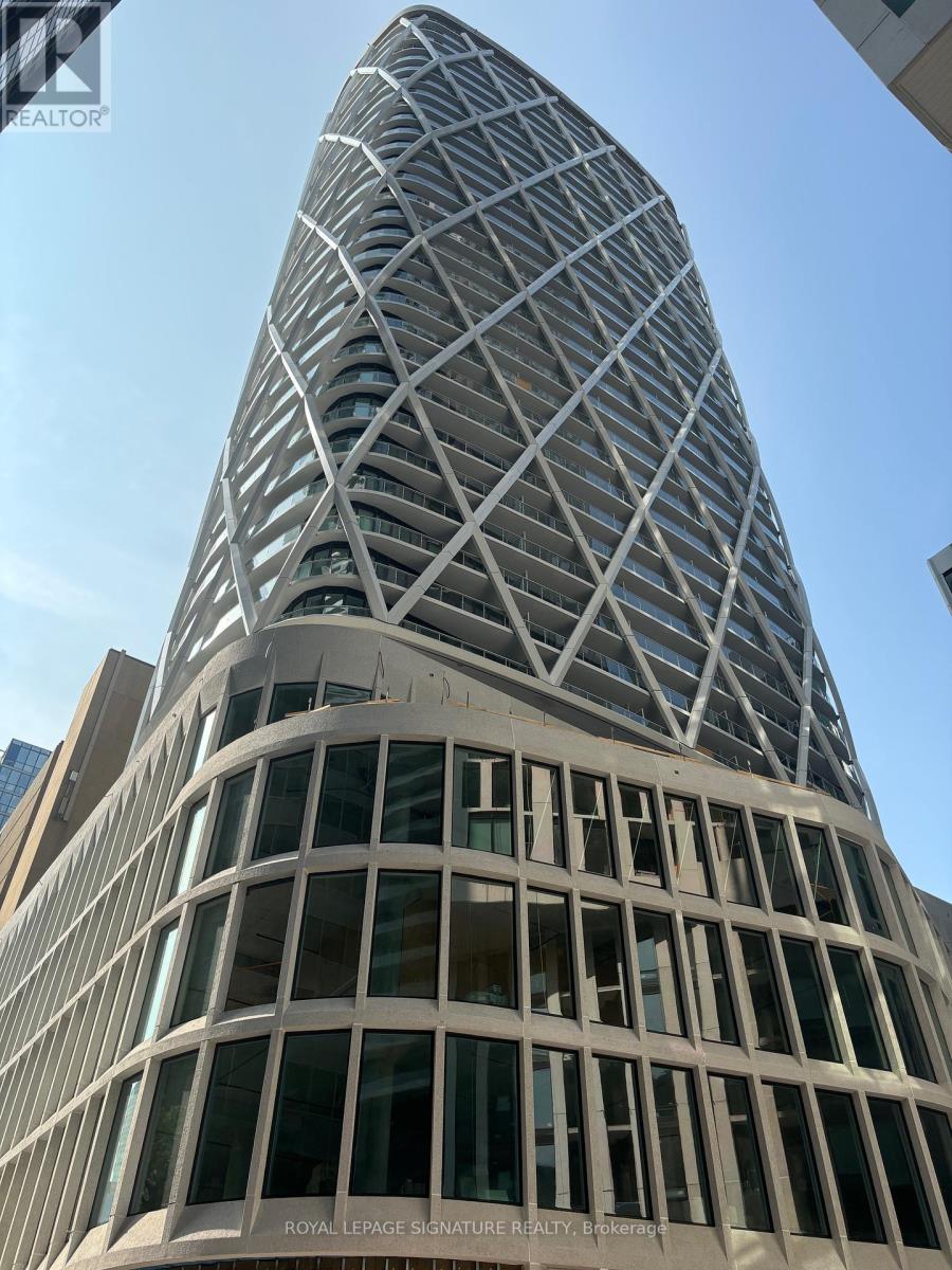 1532 - 230 SIMCOE STREET, Toronto, Ontario