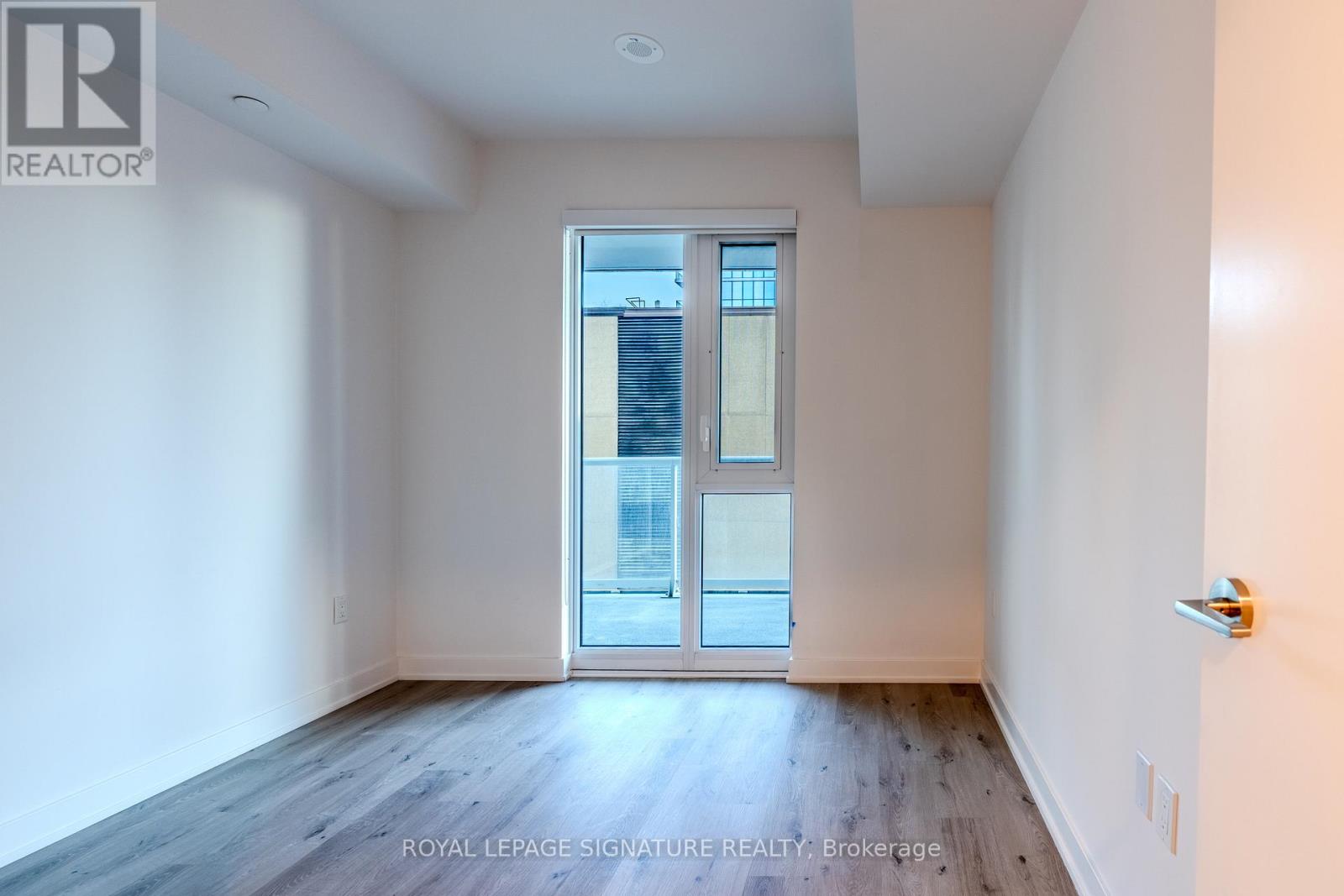 1532 - 230 Simcoe Street, Toronto, Ontario  M5T 1T4 - Photo 12 - C12210884