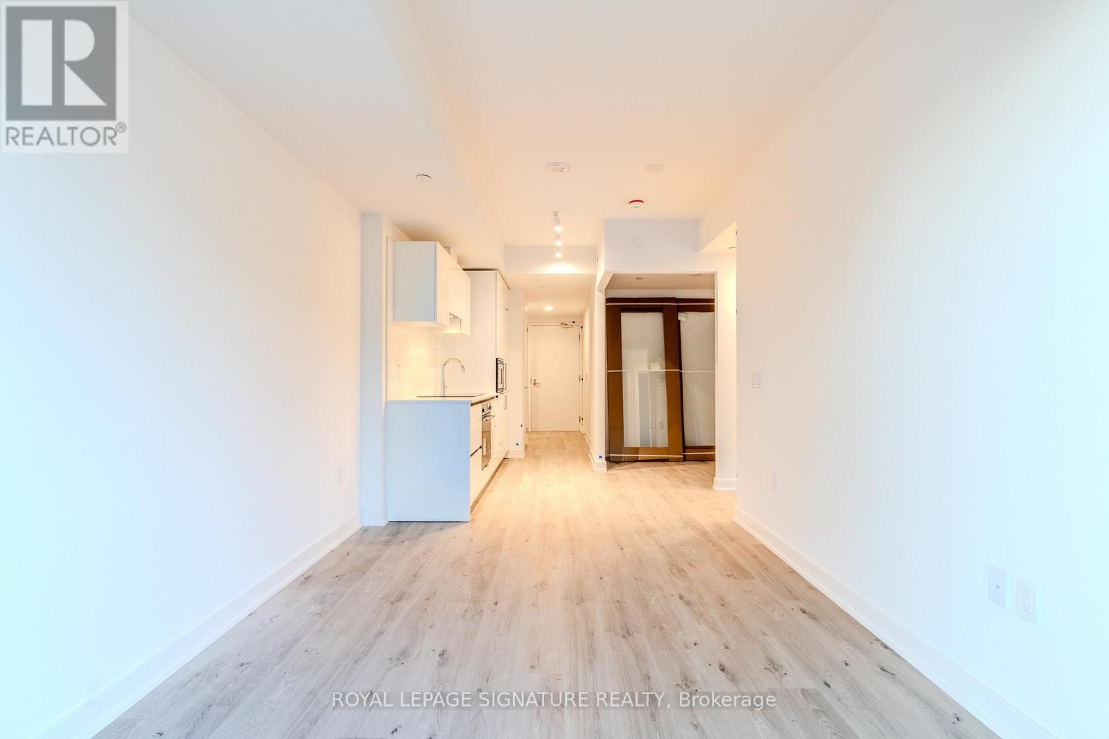 1532 - 230 Simcoe Street, Toronto, Ontario  M5T 1T4 - Photo 16 - C12210884