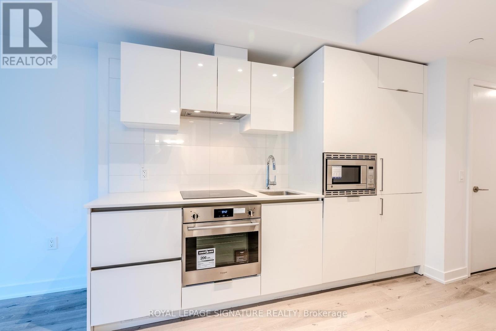 1532 - 230 Simcoe Street, Toronto, Ontario  M5T 1T4 - Photo 3 - C12210884
