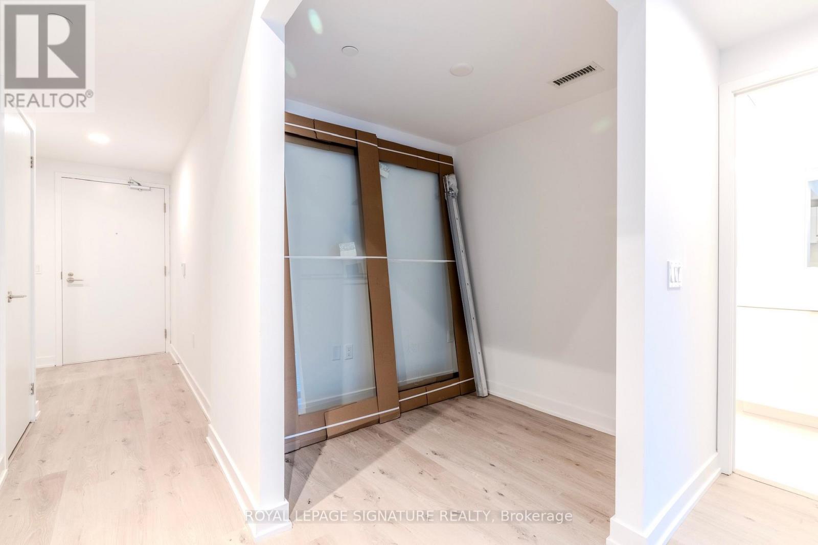 1532 - 230 Simcoe Street, Toronto, Ontario  M5T 1T4 - Photo 9 - C12210884