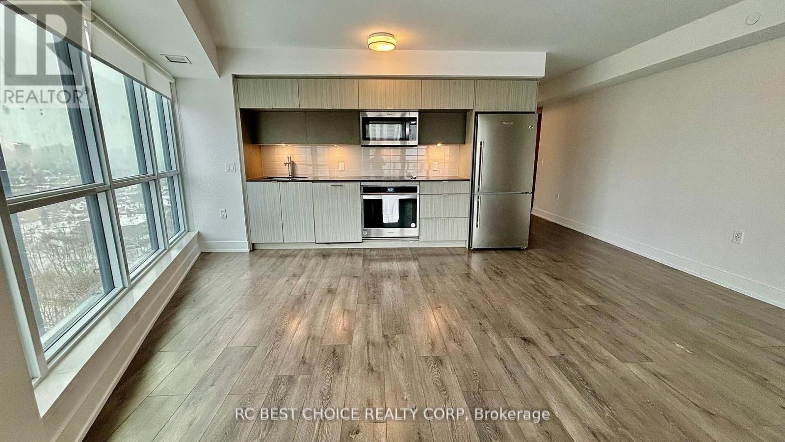 2022 - 585 Bloor Street E, Toronto, Ontario  M4W 0B3 - Photo 3 - C12210900