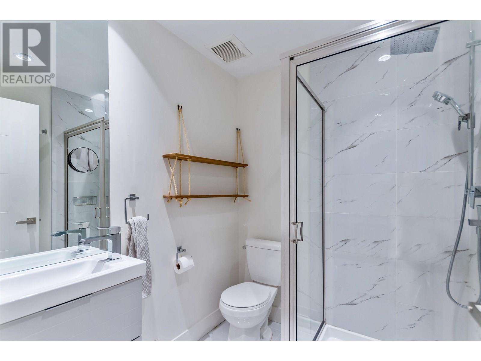 384 E 4th Street, North Vancouver, British Columbia  V7L 1J2 - Photo 11 - R3013807