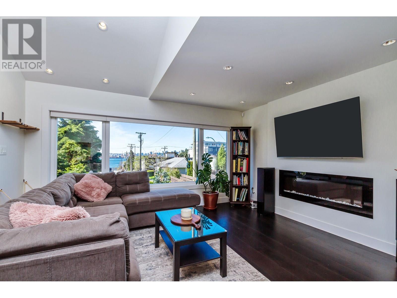 384 E 4th Street, North Vancouver, British Columbia  V7L 1J2 - Photo 22 - R3013807