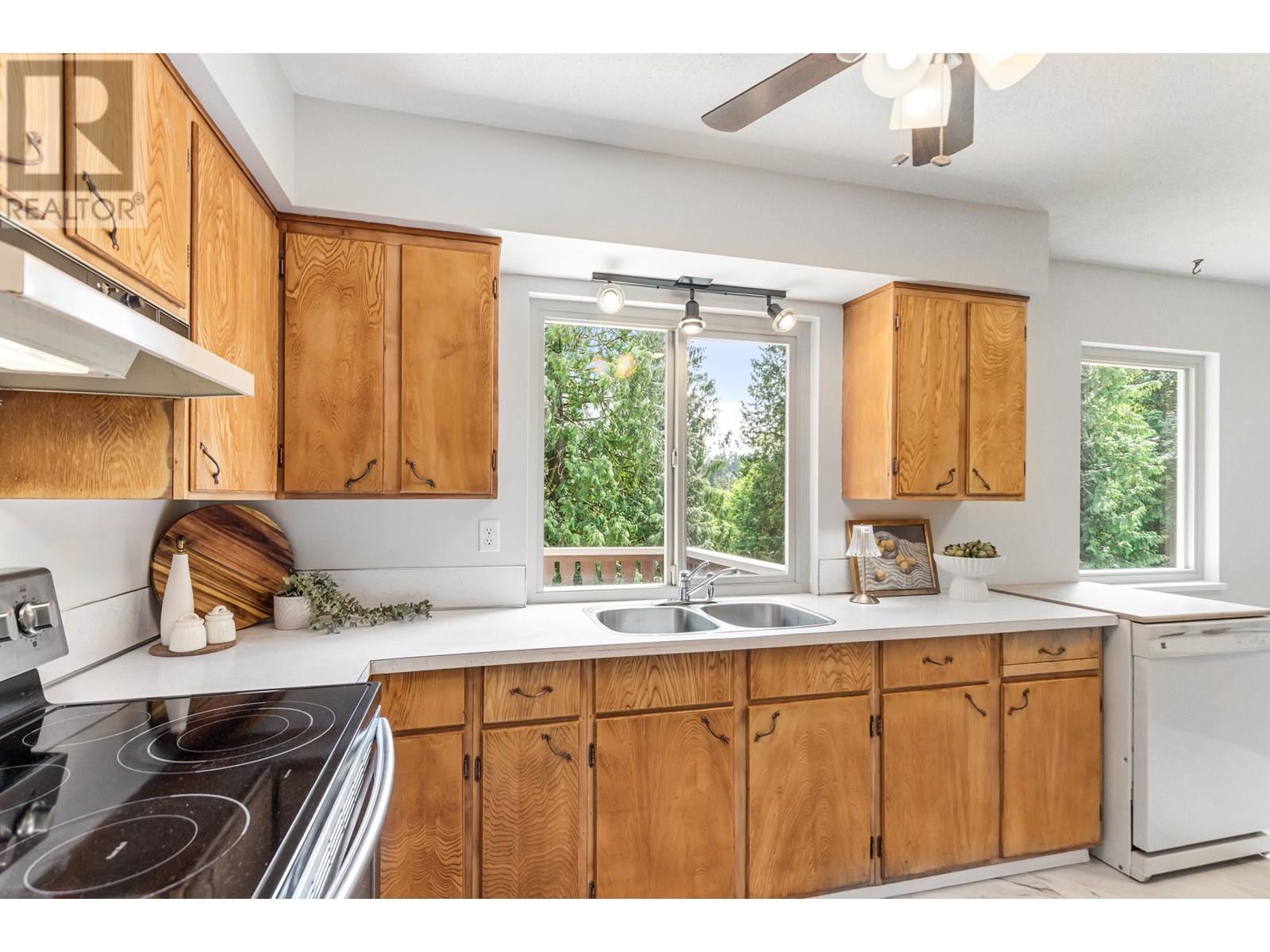 230 Harvard Drive, Port Moody, British Columbia  V3H 1S8 - Photo 9 - R3013784