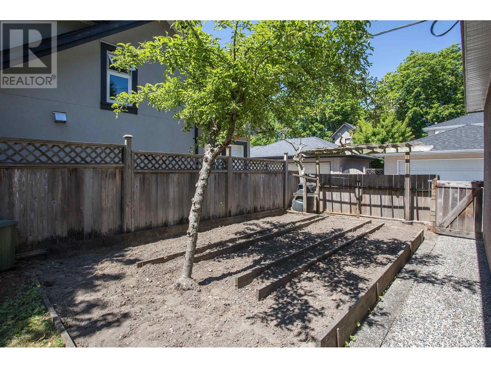 2945 W 12th Avenue, Vancouver, British Columbia  V6K 2R2 - Photo 38 - R3013803