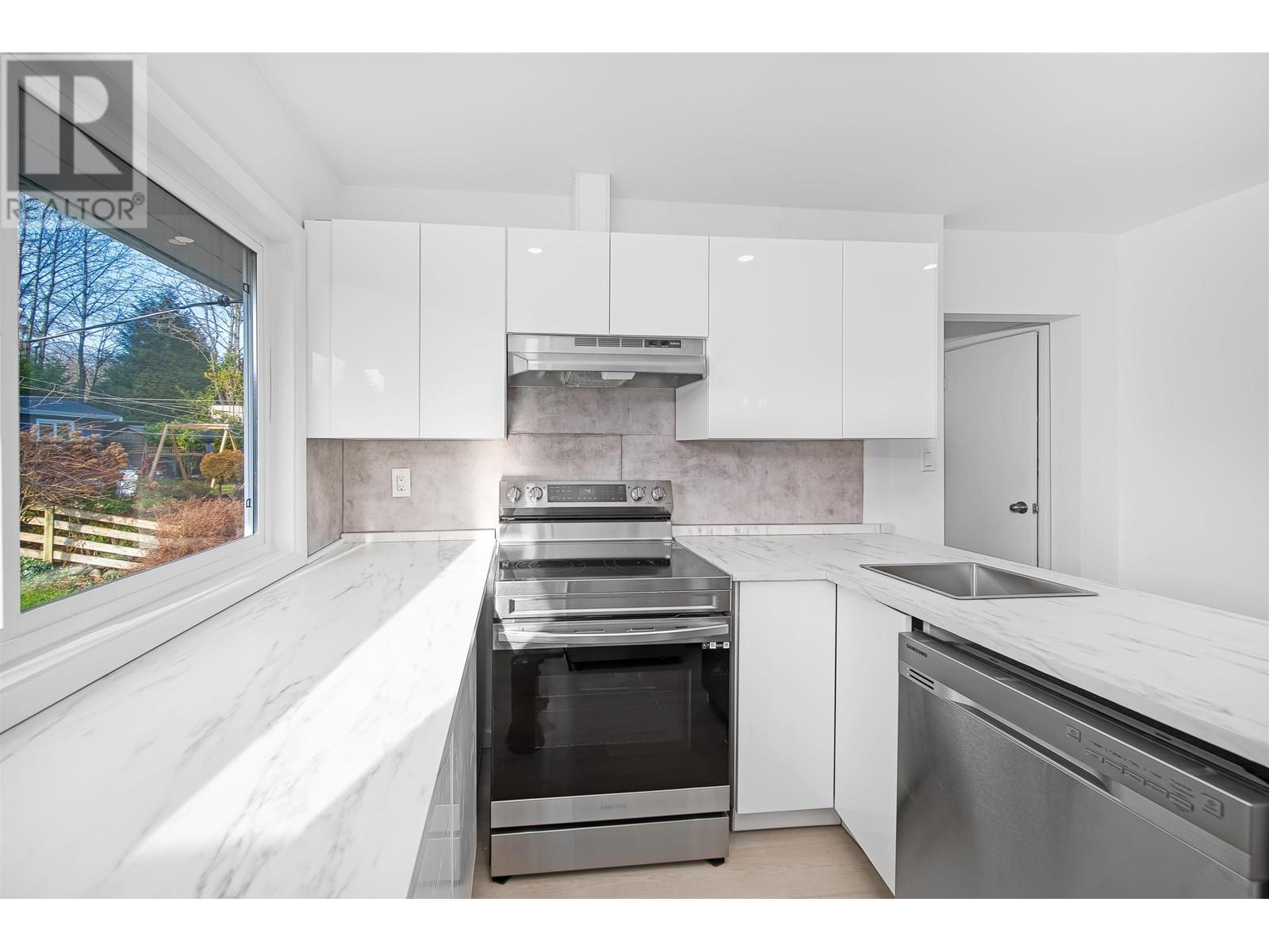 860 Whitchurch Street, North Vancouver, British Columbia  V7L 2A4 - Photo 6 - R3013837