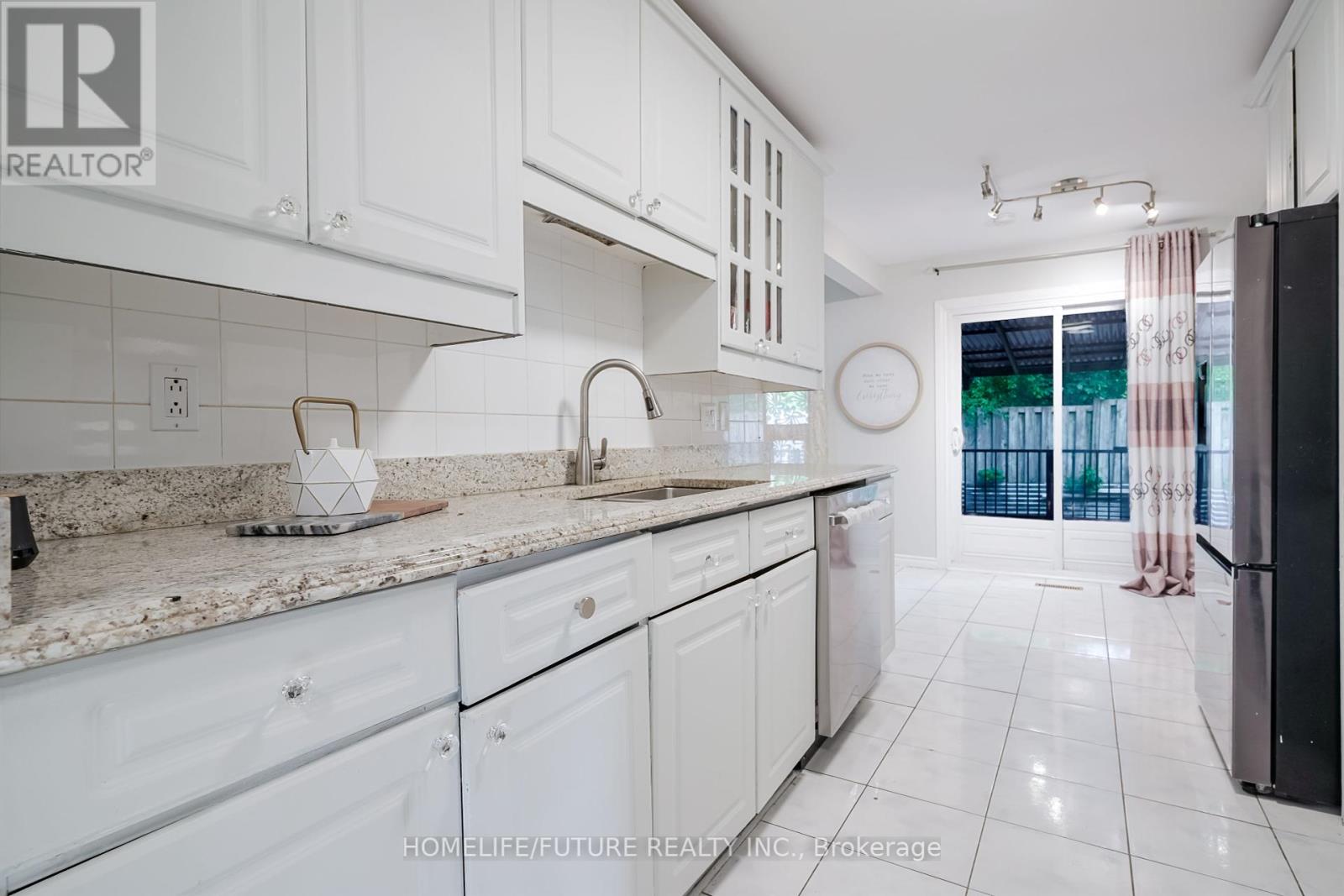 47 Carisbrooke Square, Toronto (Malvern), Ontario  M1B 4M5 - Photo 15 - E12210823