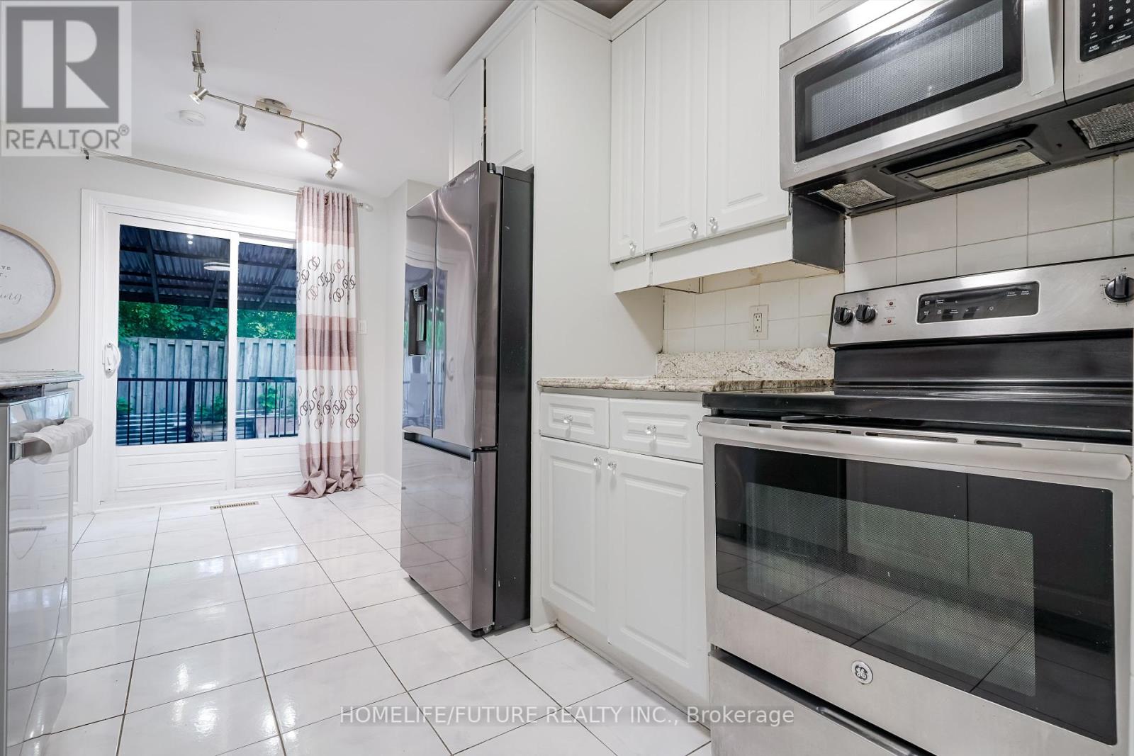 47 Carisbrooke Square, Toronto (Malvern), Ontario  M1B 4M5 - Photo 16 - E12210823