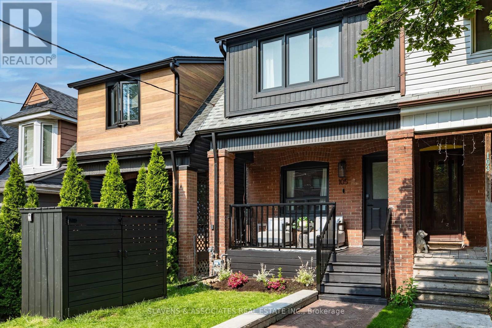 105 King Edward Avenue, Toronto (Woodbine-Lumsden), Ontario  M4C 5J7 - Photo 2 - E12210860