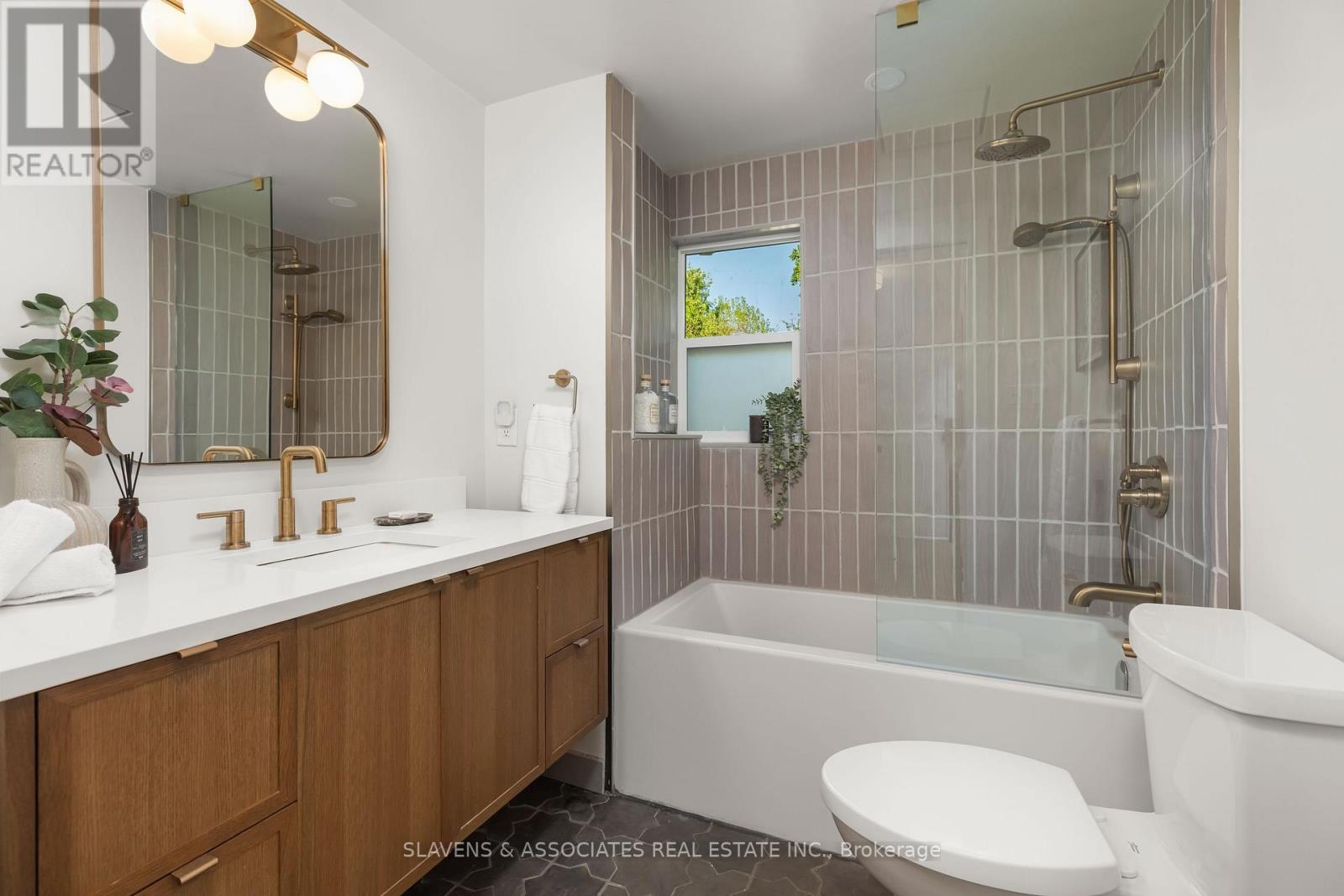 105 King Edward Avenue, Toronto (Woodbine-Lumsden), Ontario  M4C 5J7 - Photo 21 - E12210860