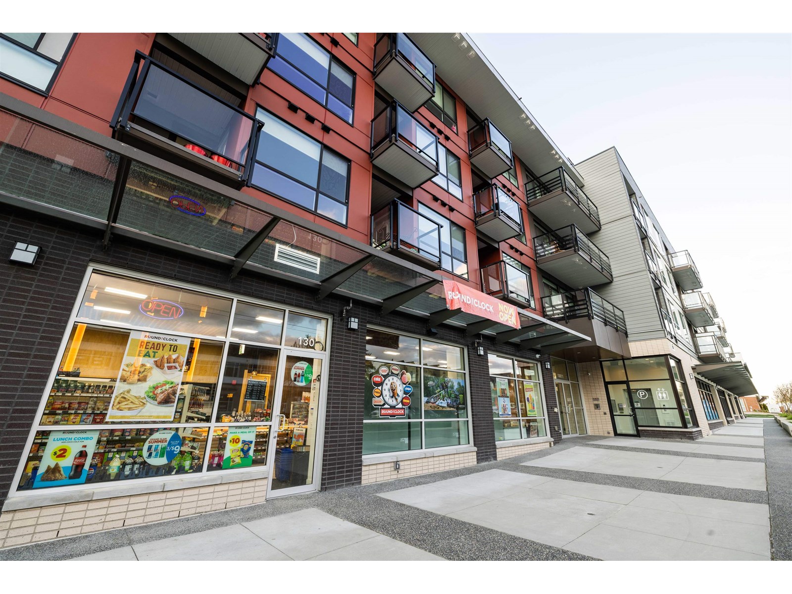 411 18811 72 Avenue, Surrey, British Columbia  V4N 6W7 - Photo 1 - R3013103