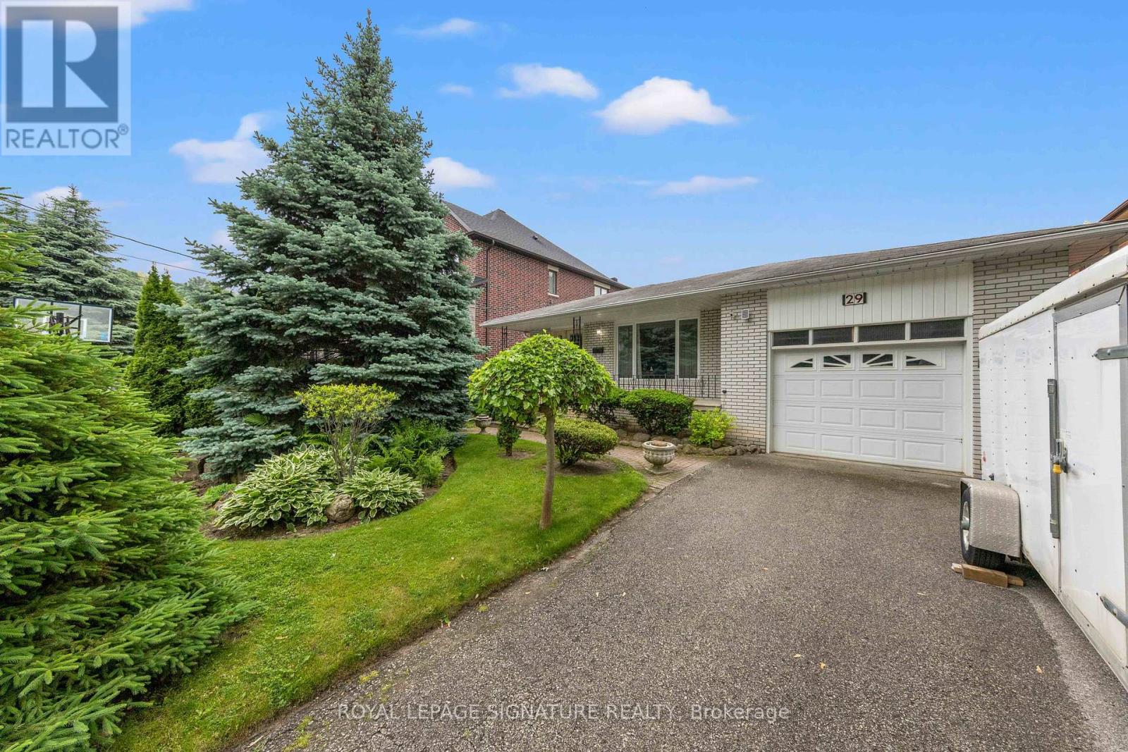 29 Woodview Road, Vaughan (East Woodbridge), Ontario  L4L 2V3 - Photo 3 - N12210753