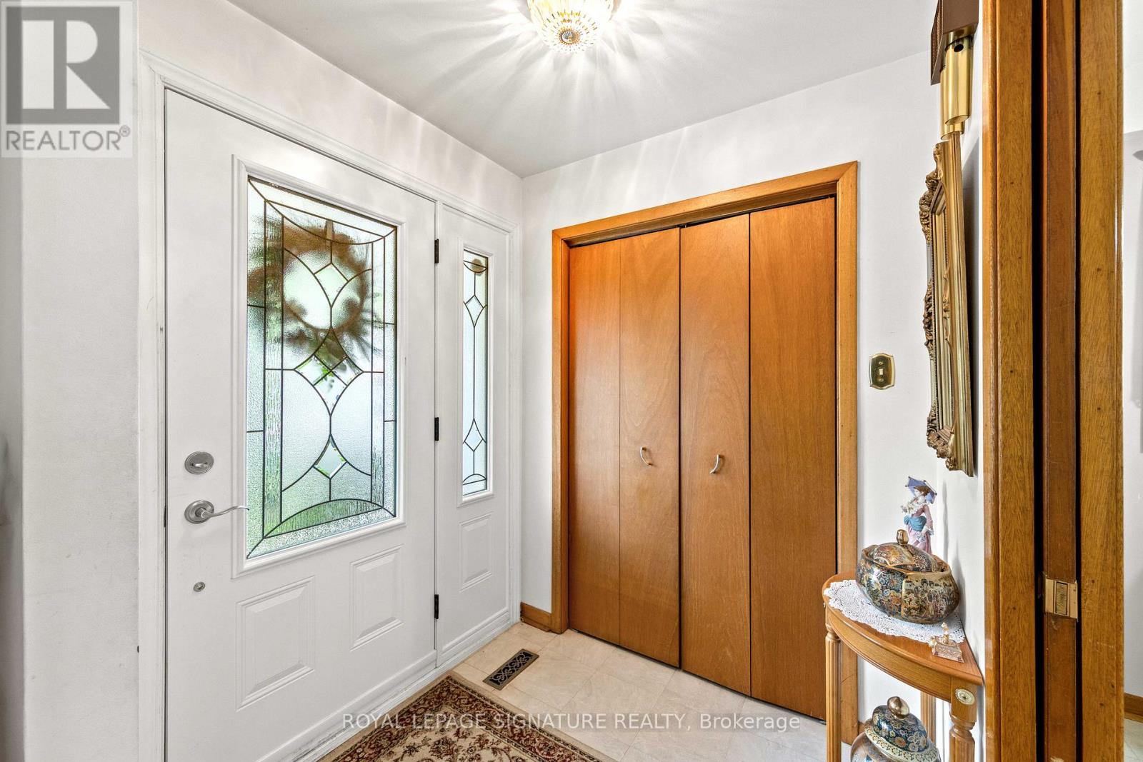 29 Woodview Road, Vaughan (East Woodbridge), Ontario  L4L 2V3 - Photo 7 - N12210753