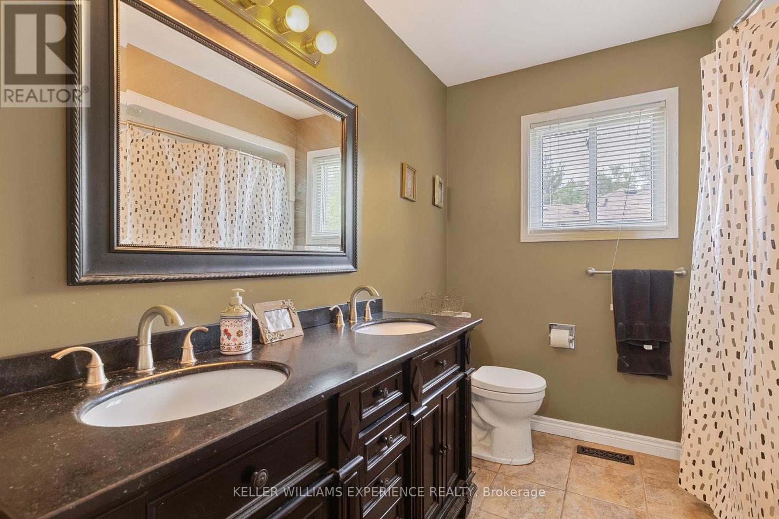 51 Nottawasaga Drive, Essa (Angus), Ontario  L0M 1B0 - Photo 21 - N12210761