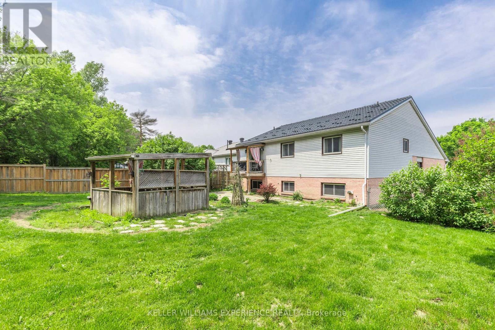 51 Nottawasaga Drive, Essa (Angus), Ontario  L0M 1B0 - Photo 33 - N12210761