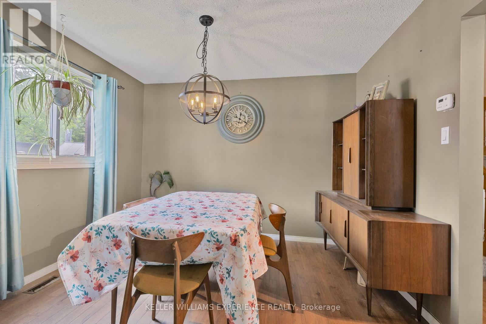 51 Nottawasaga Drive, Essa (Angus), Ontario  L0M 1B0 - Photo 7 - N12210761
