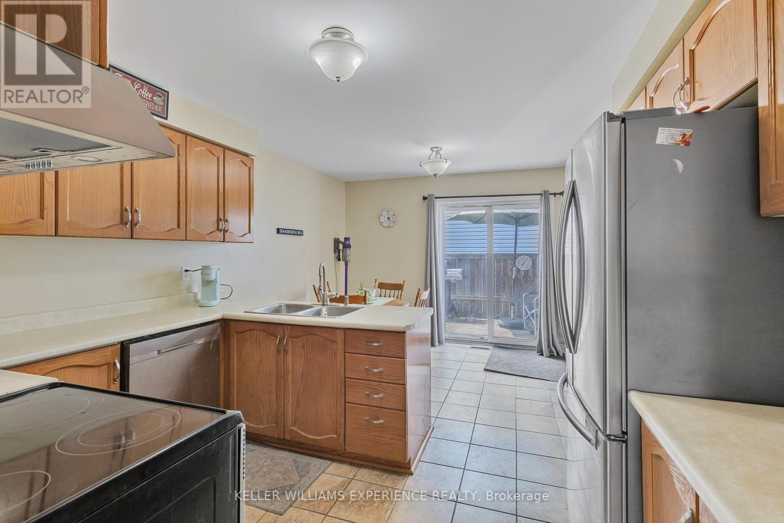 51 Nottawasaga Drive, Essa (Angus), Ontario  L0M 1B0 - Photo 9 - N12210761