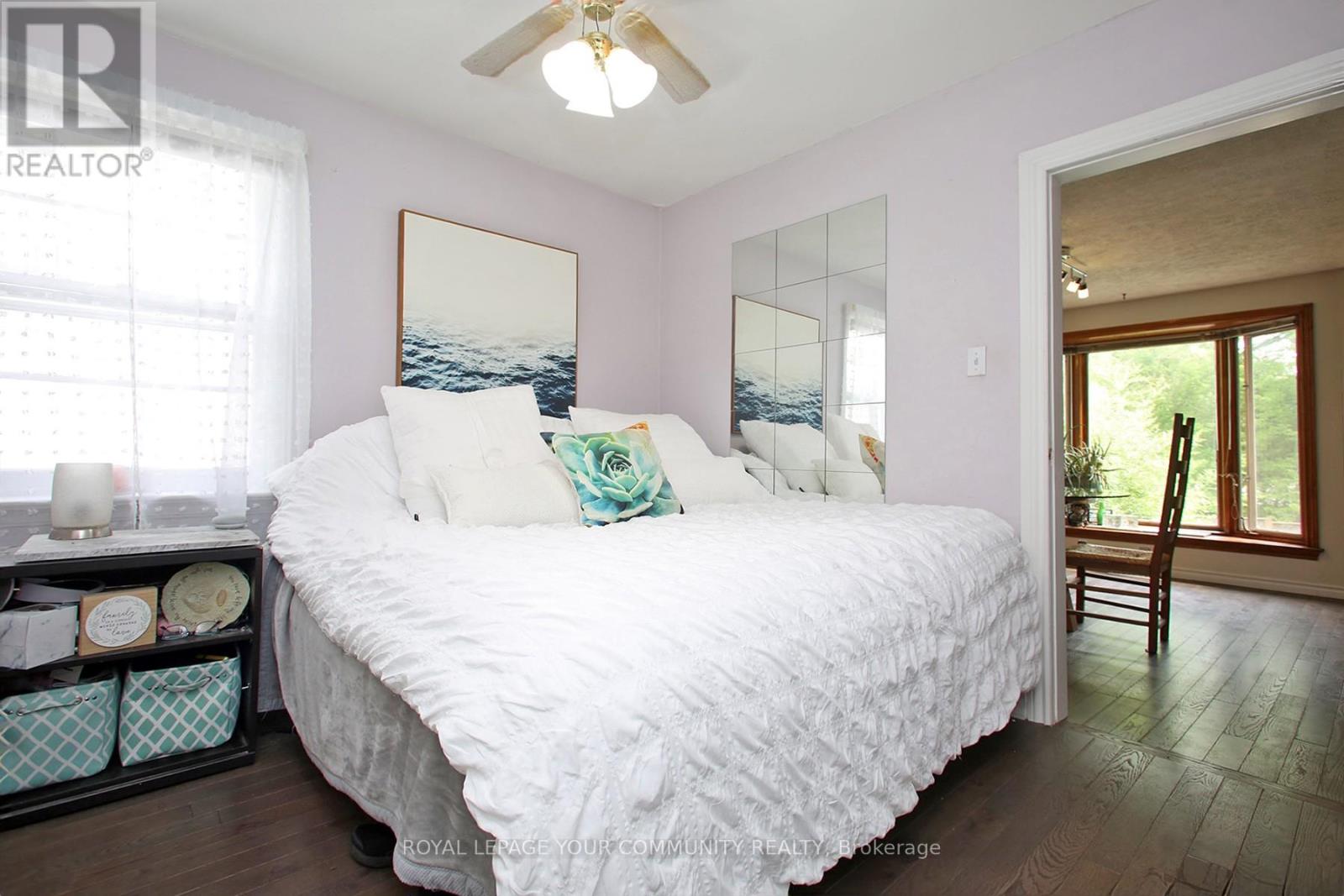 135 Gurnett Street, Aurora (Aurora Village), Ontario  L4G 1P7 - Photo 5 - N12210835
