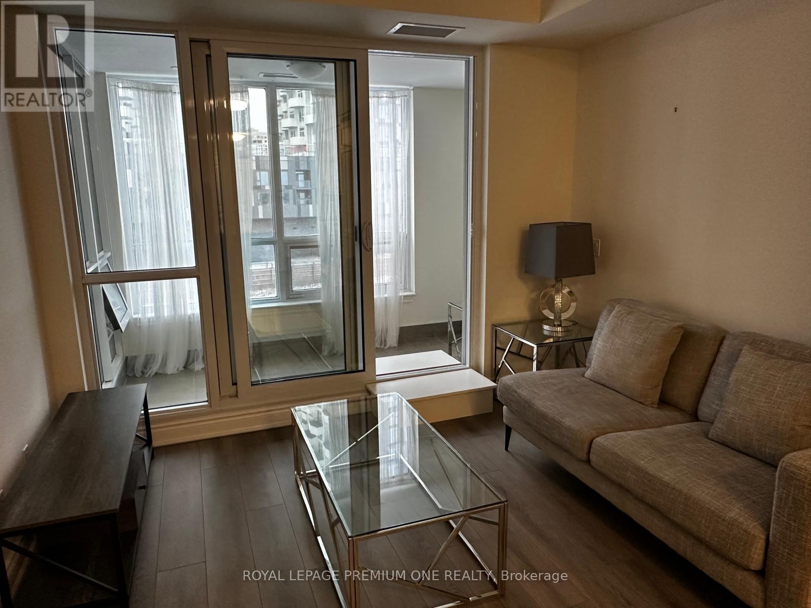 402 - 9085 Jane Street, Vaughan (Concord), Ontario  L4K 0L8 - Photo 1 - N12210858