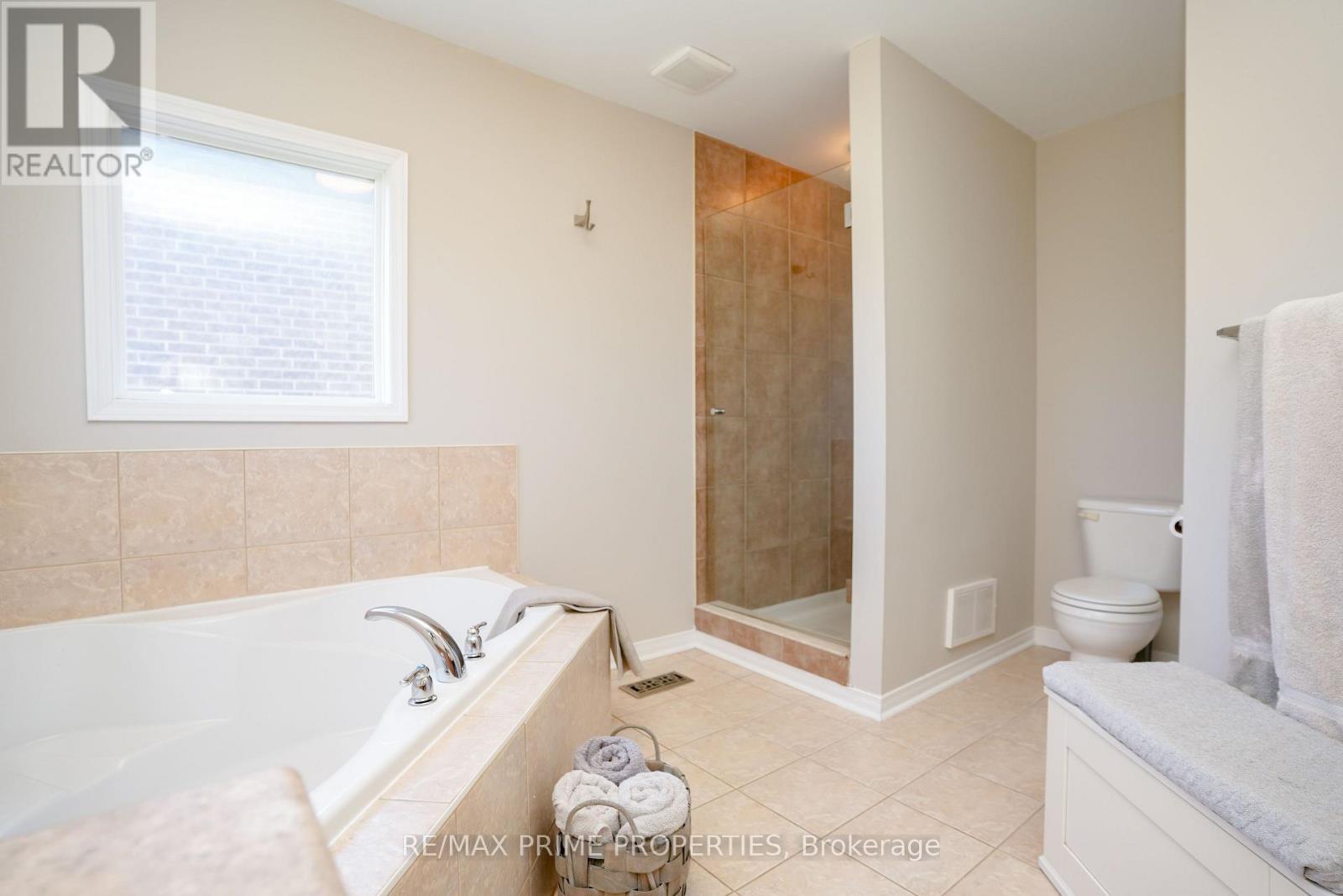 54 Vitlor Drive, Richmond Hill (Oak Ridges), Ontario  L4E 4P9 - Photo 26 - N12210885