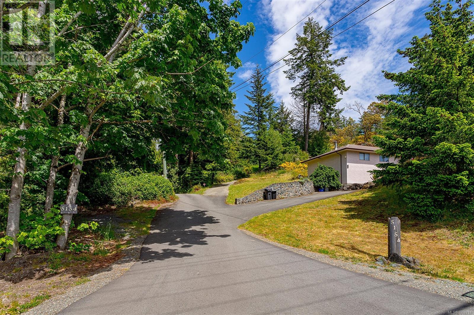 Property at 5154 Sooke Rd image 2