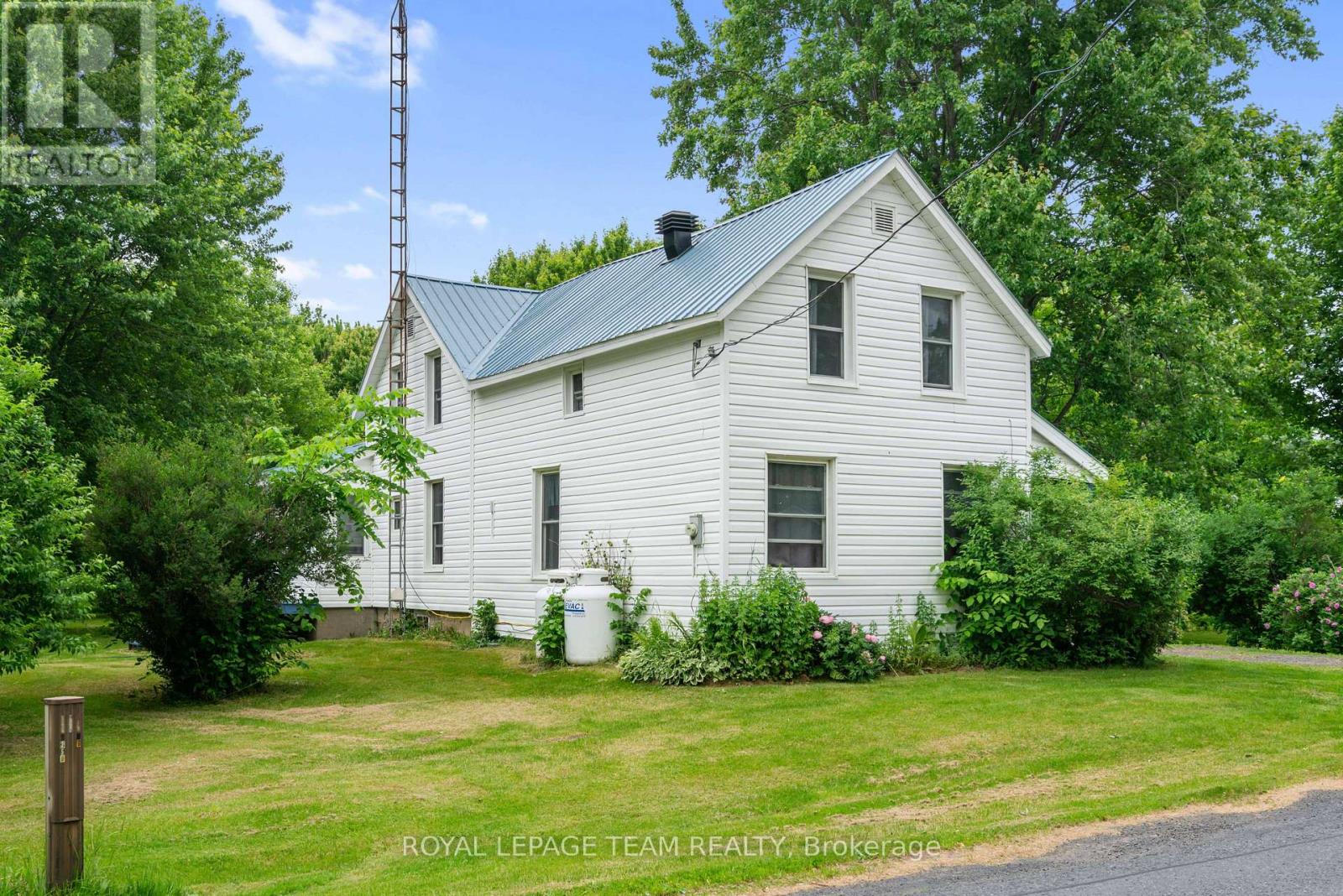 11015 Irena Road, South Dundas, Ontario  K0E 1K0 - Photo 3 - X12210919