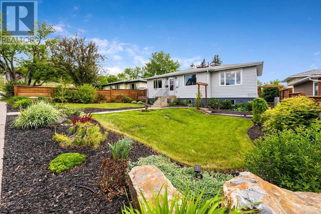 Property at 2108 52 Street NW image 2