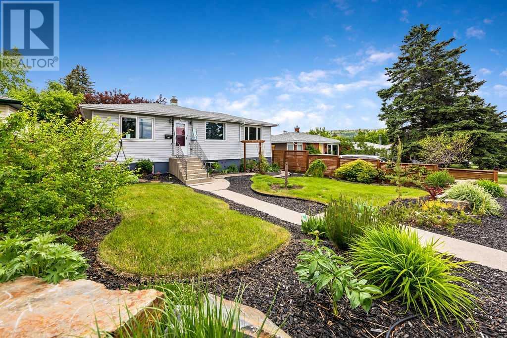 Property at 2108 52 Street NW image 3