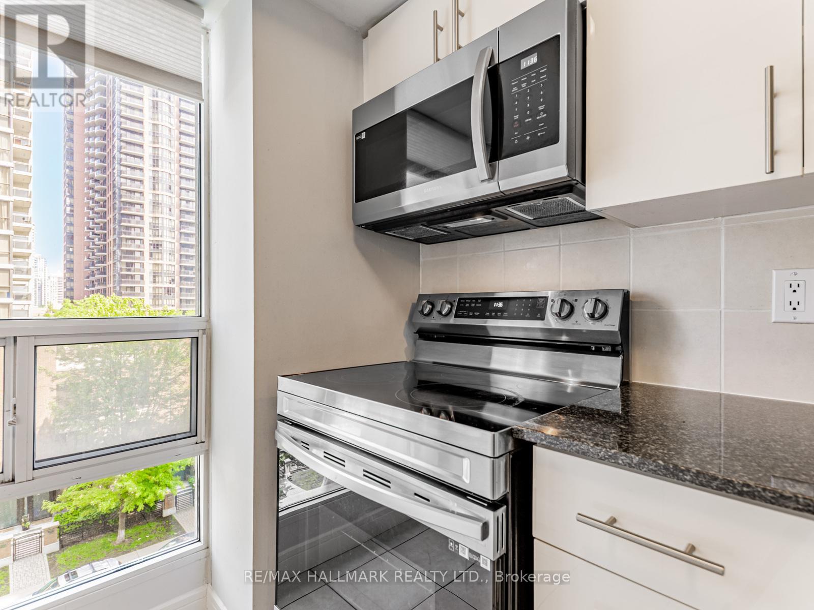 610 - 31 Bales Avenue, Toronto (Willowdale East), Ontario  M2N 7L6 - Photo 11 - C12210911