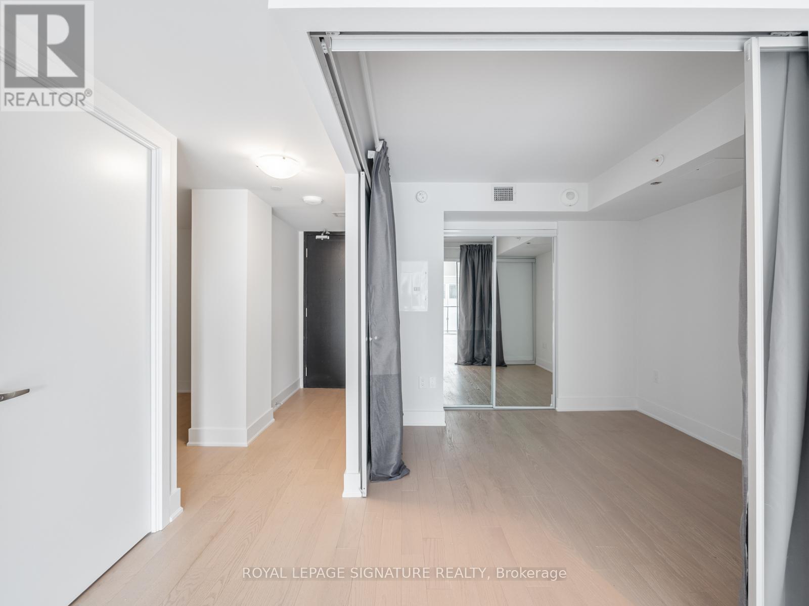 1909 - 955 Bay Street, Toronto, Ontario  M5S 2A2 - Photo 19 - C12210923