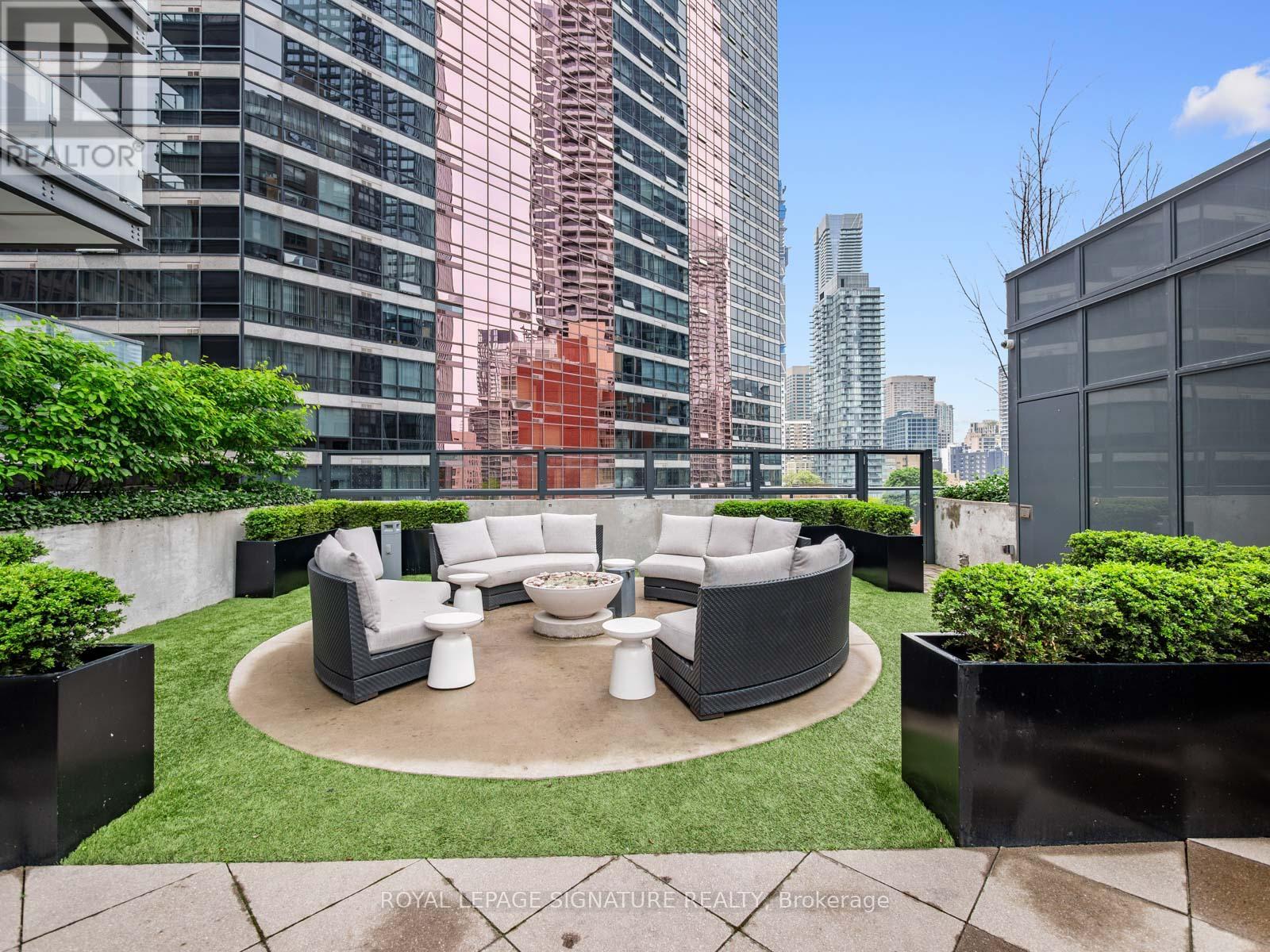 1909 - 955 Bay Street, Toronto, Ontario  M5S 2A2 - Photo 35 - C12210923