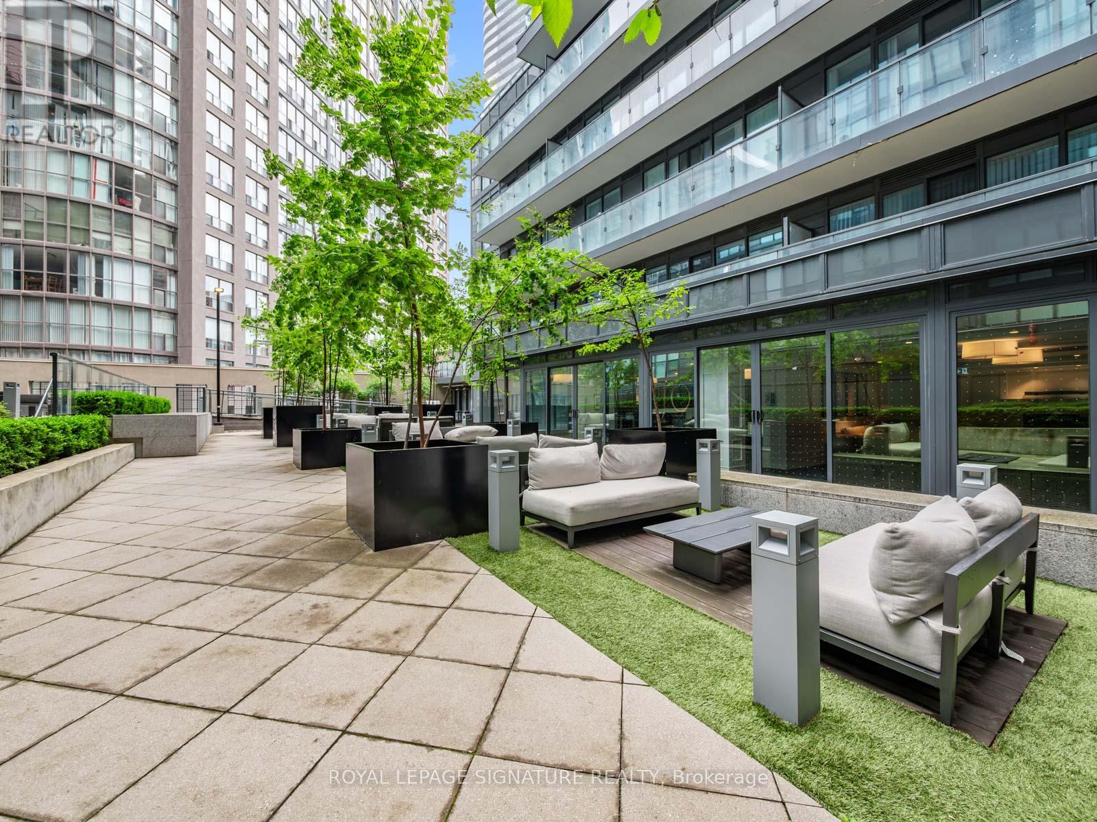 1909 - 955 Bay Street, Toronto, Ontario  M5S 2A2 - Photo 37 - C12210923