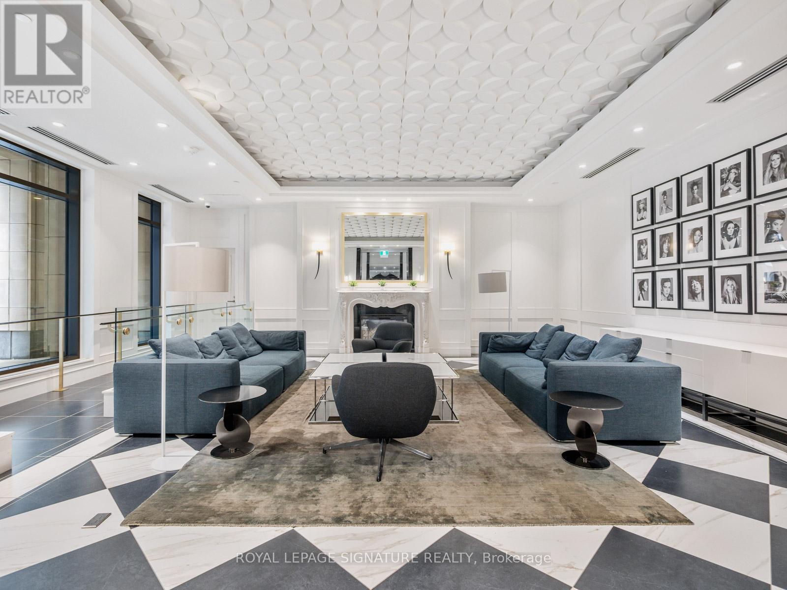 1909 - 955 Bay Street, Toronto, Ontario  M5S 2A2 - Photo 4 - C12210923