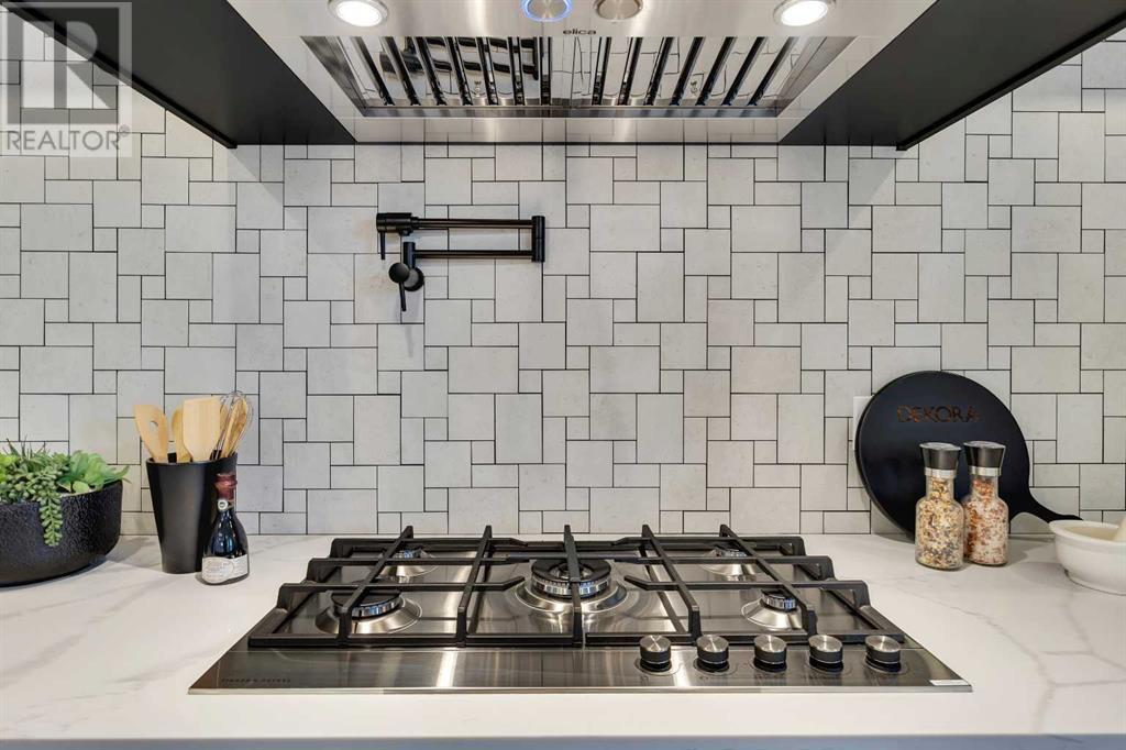 Property at 336 Normandy Drive SW image 3