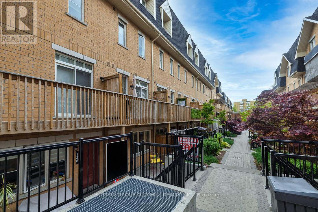 137 - 390 Hopewell Avenue, Toronto (Briar Hill-Belgravia), Ontario  M6E 2S2 - Photo 3 - W12210833