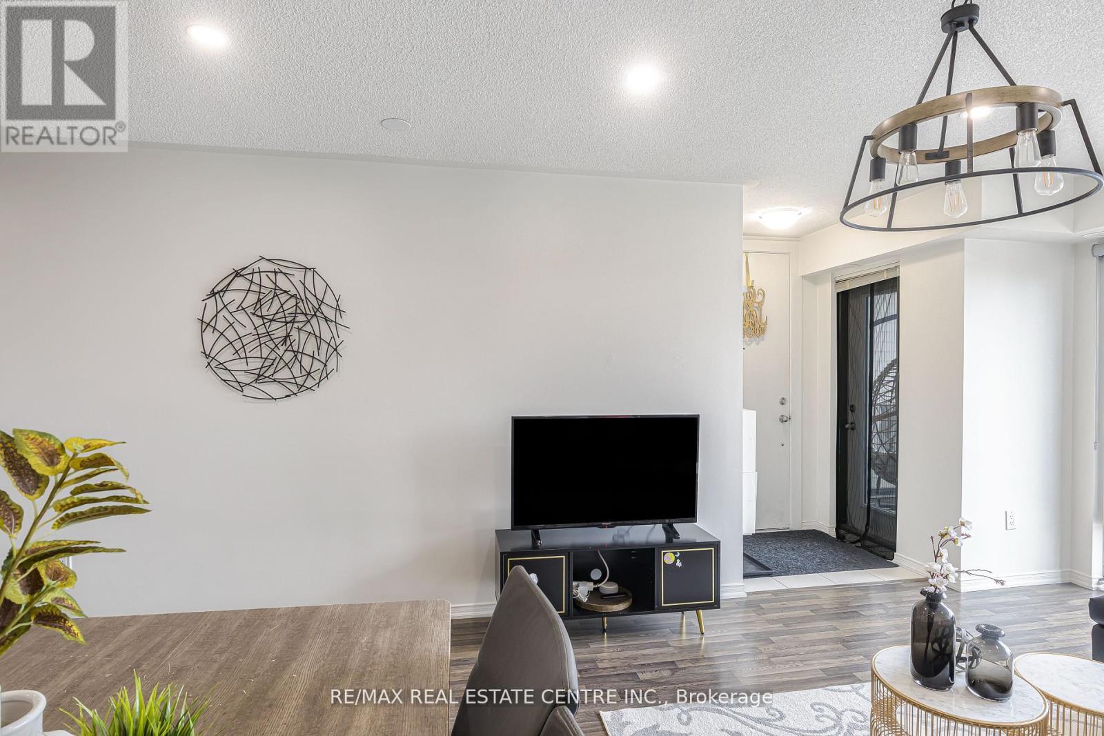 706 - 138 Widdicombe Hill Boulevard, Toronto (Willowridge-Martingrove-Richview), Ontario  M9R 0A9 - Photo 8 - W12210841