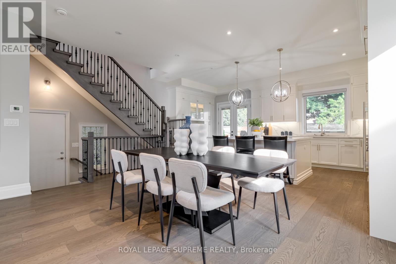15 Parkchester Road, Toronto, Ontario  M6M 2S1 - Photo 11 - W12210869