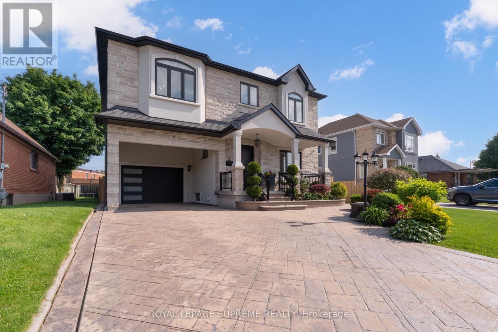 15 Parkchester Road, Toronto, Ontario  M6M 2S1 - Photo 2 - W12210869