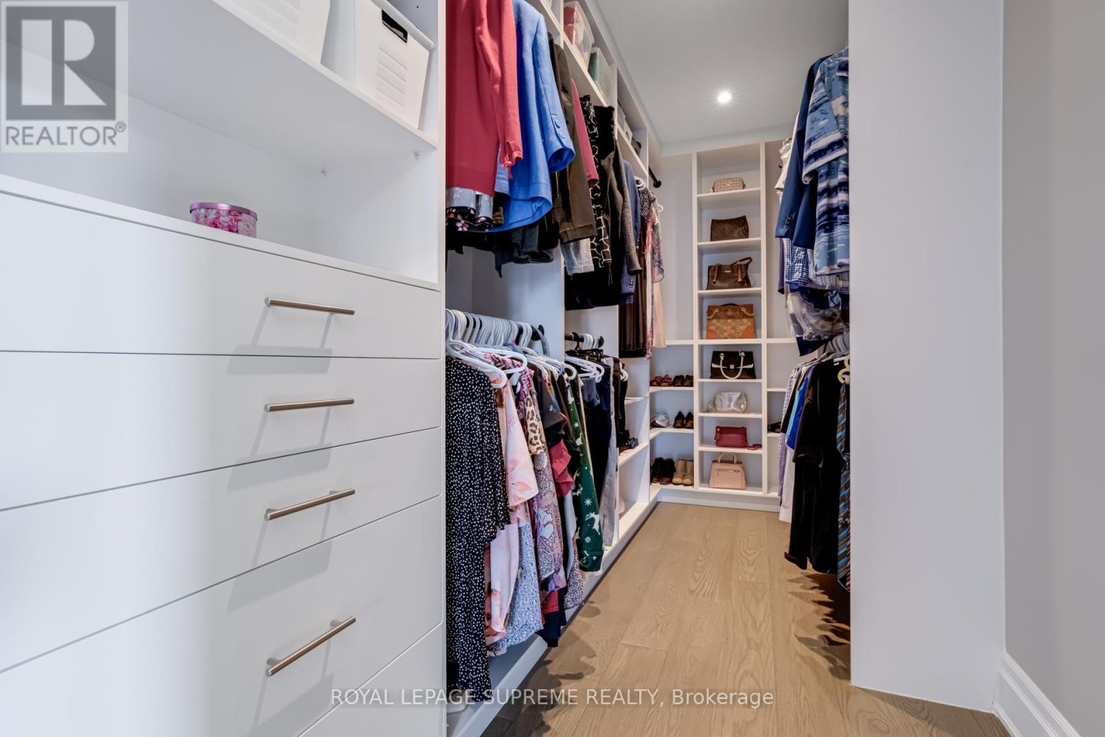 15 Parkchester Road, Toronto, Ontario  M6M 2S1 - Photo 21 - W12210869