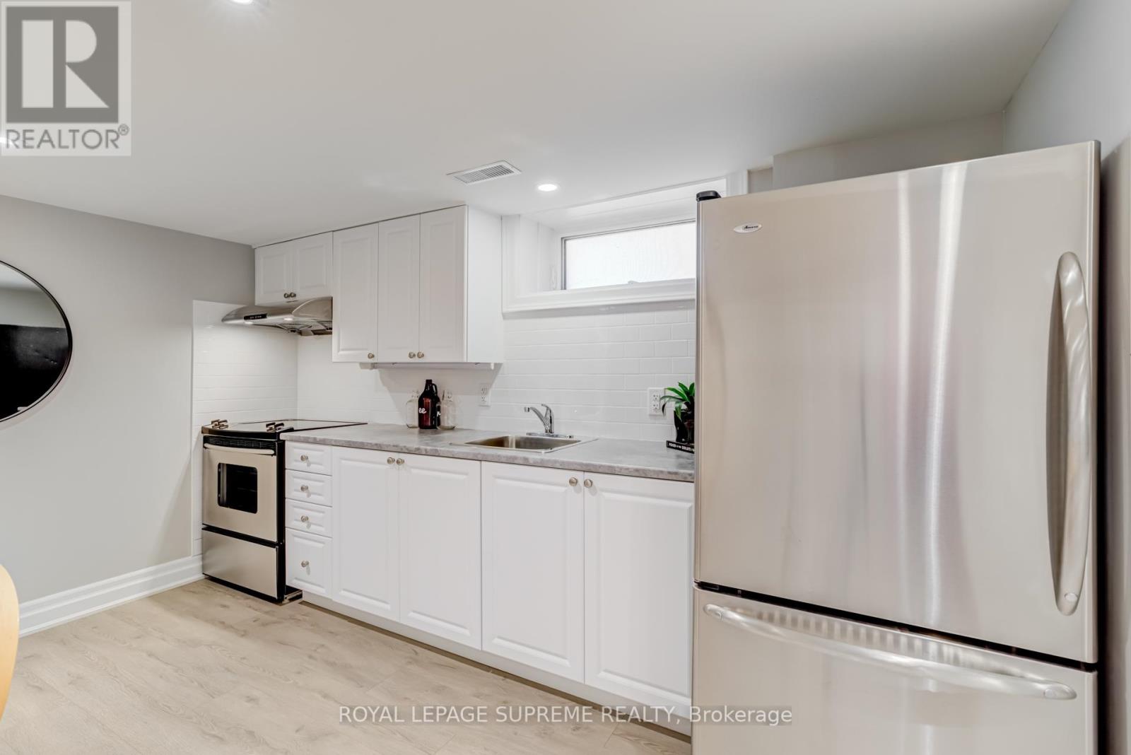 15 Parkchester Road, Toronto, Ontario  M6M 2S1 - Photo 42 - W12210869