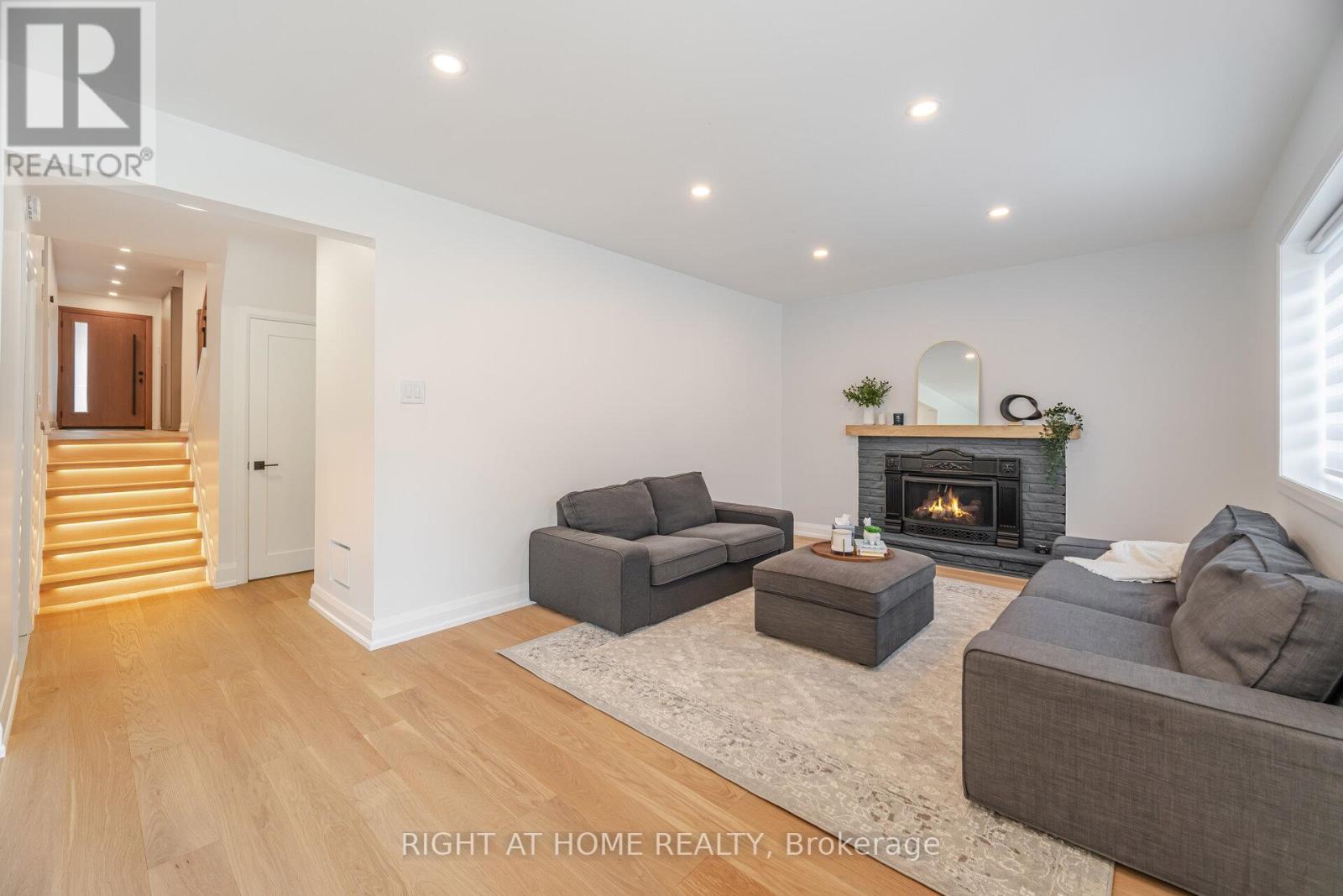 2053 Proverbs Drive, Mississauga, Ontario  L4X 1G3 - Photo 29 - W12210876