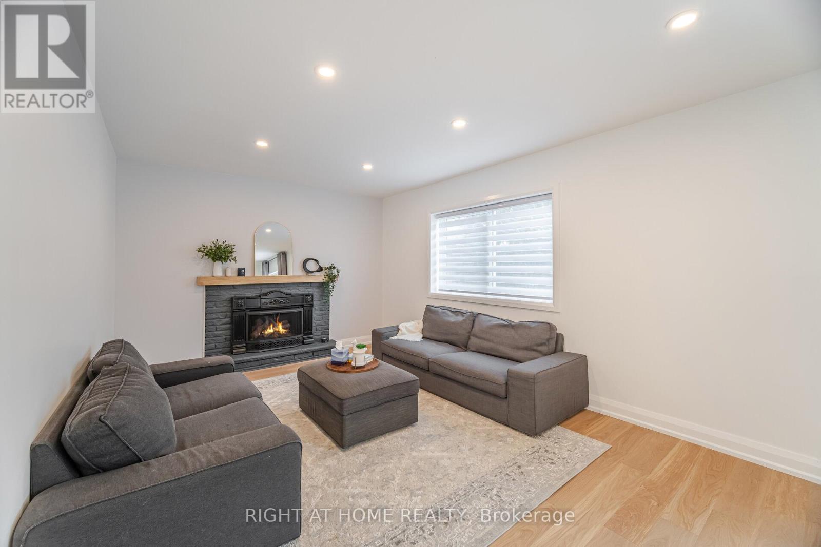 2053 Proverbs Drive, Mississauga, Ontario  L4X 1G3 - Photo 30 - W12210876