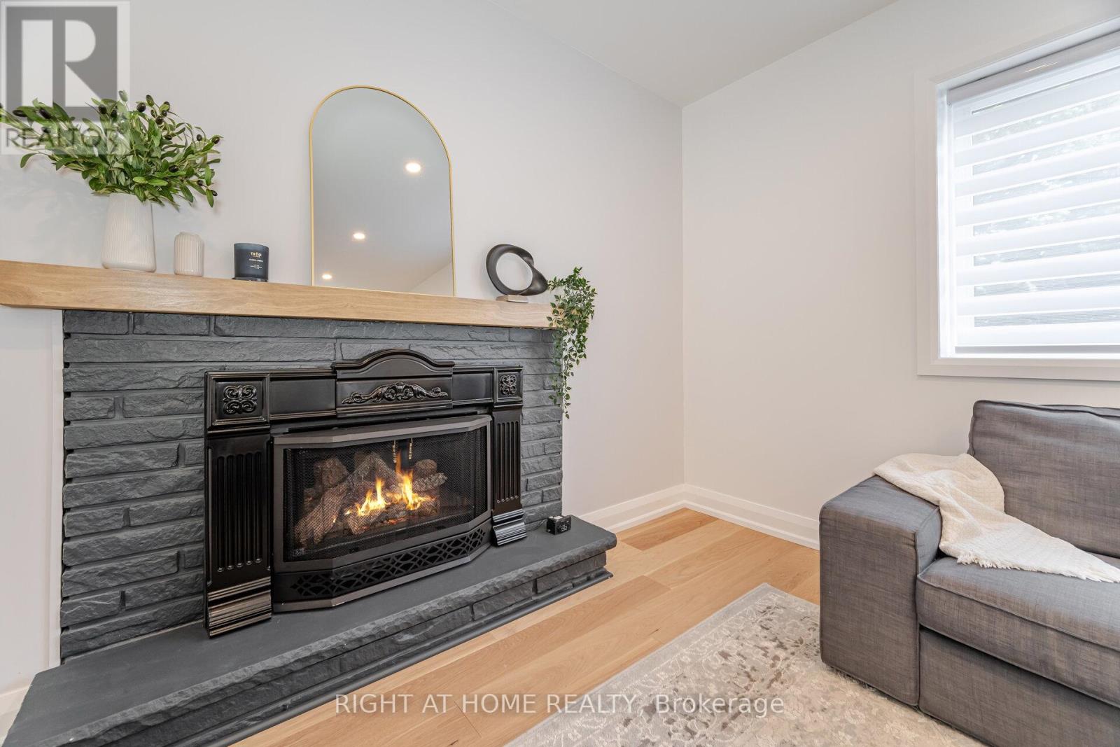 2053 Proverbs Drive, Mississauga, Ontario  L4X 1G3 - Photo 31 - W12210876