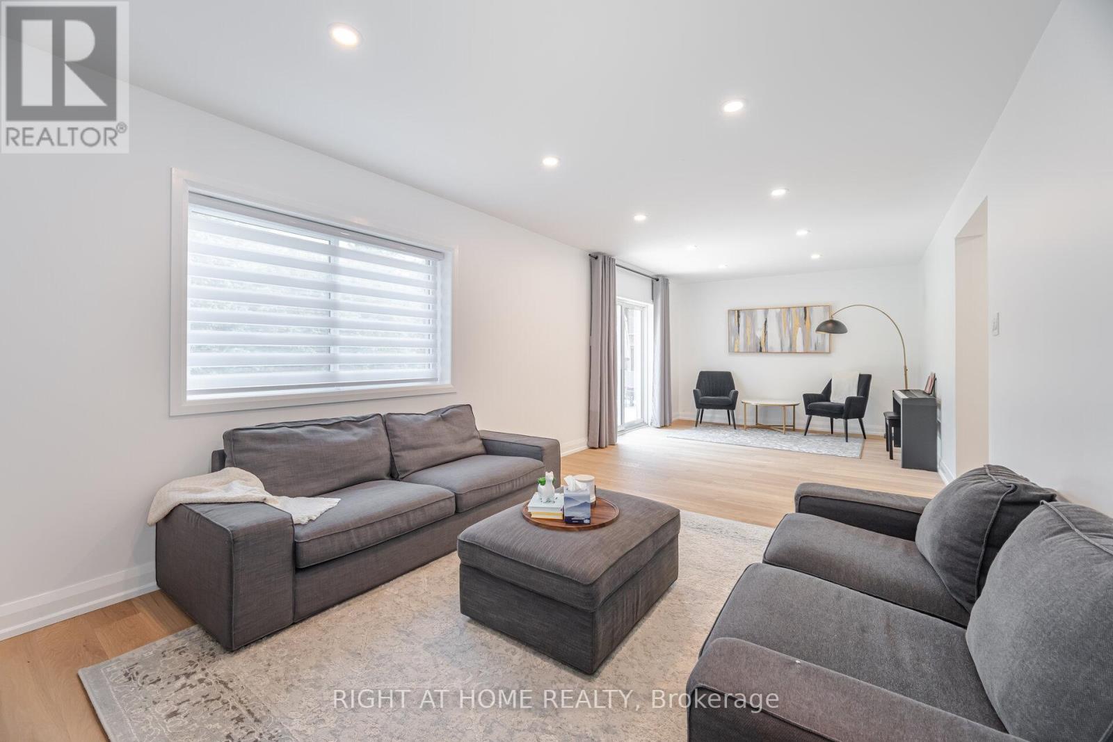 2053 Proverbs Drive, Mississauga, Ontario  L4X 1G3 - Photo 32 - W12210876