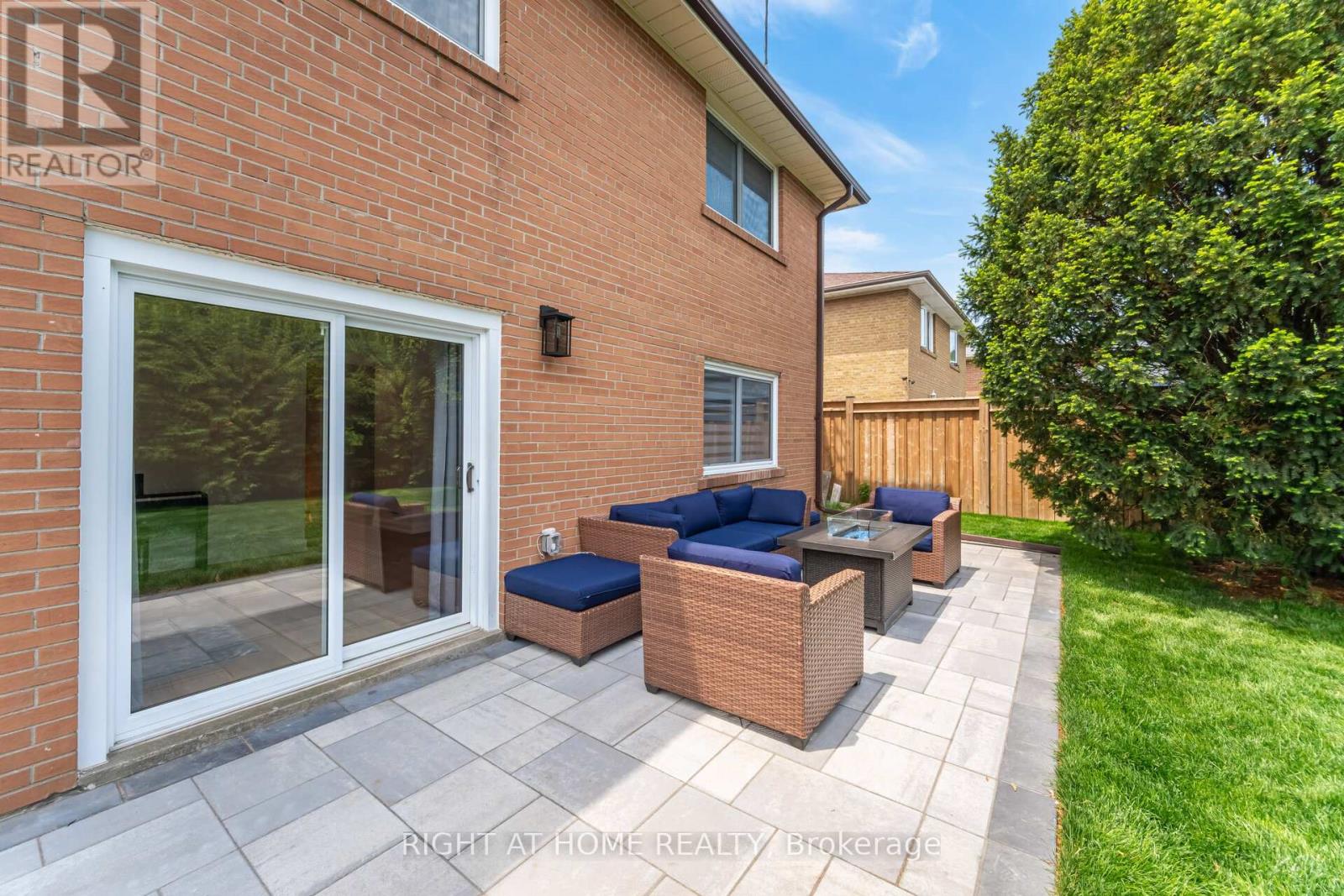 2053 Proverbs Drive, Mississauga, Ontario  L4X 1G3 - Photo 48 - W12210876