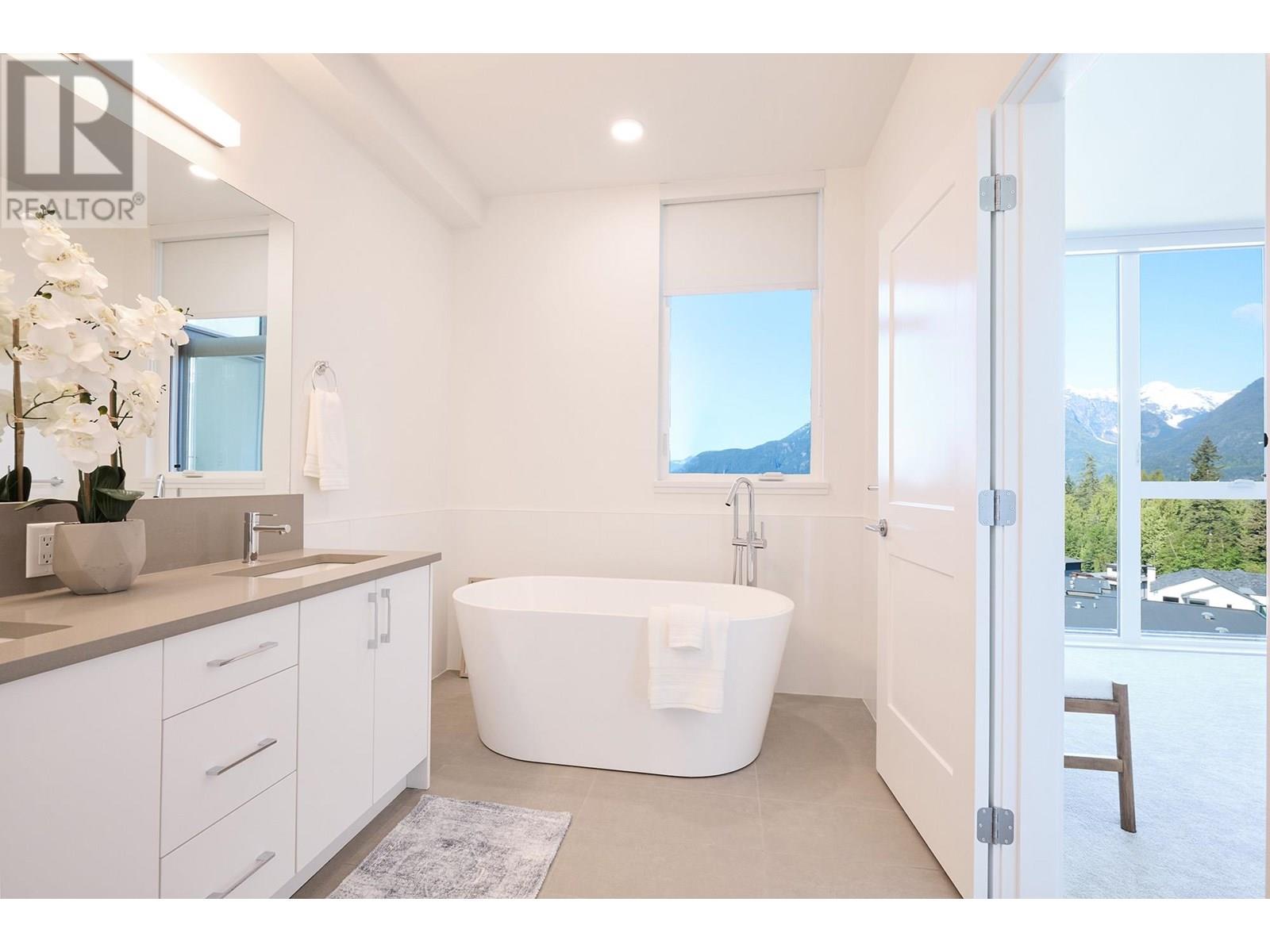 101 3405 Mamquam Road, Squamish, British Columbia  V8B 1E4 - Photo 5 - R3013307