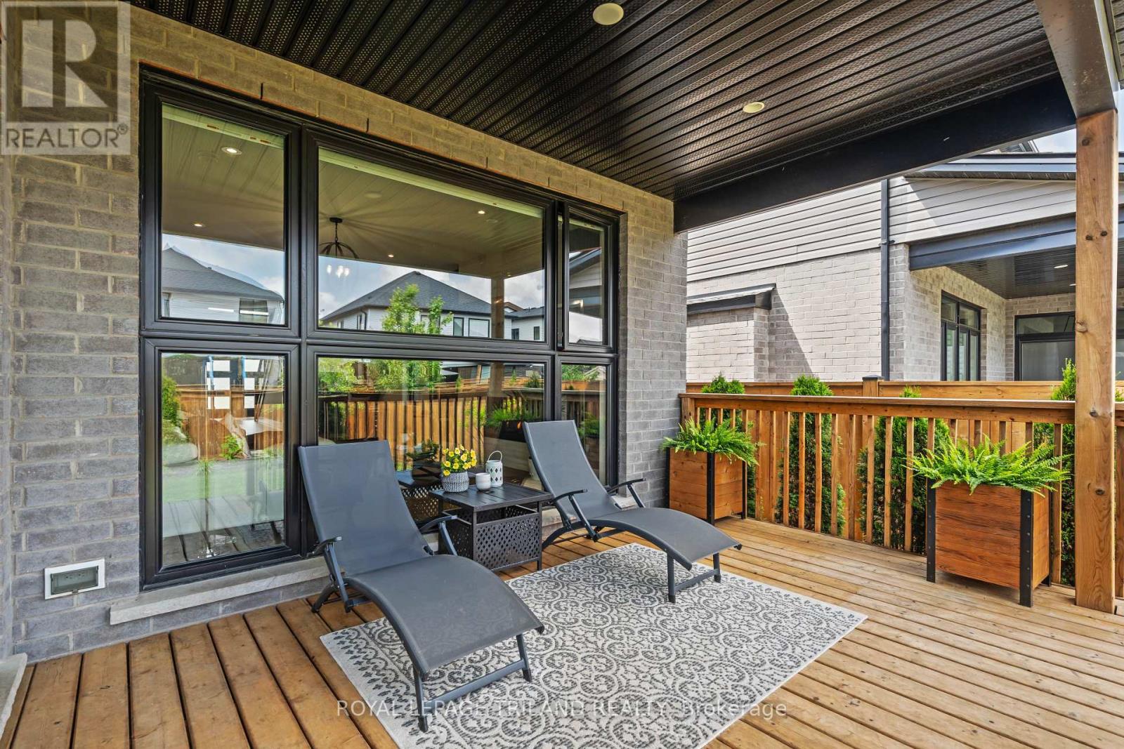 Photo 41 of 50 for 1754 Brayford Avenue
