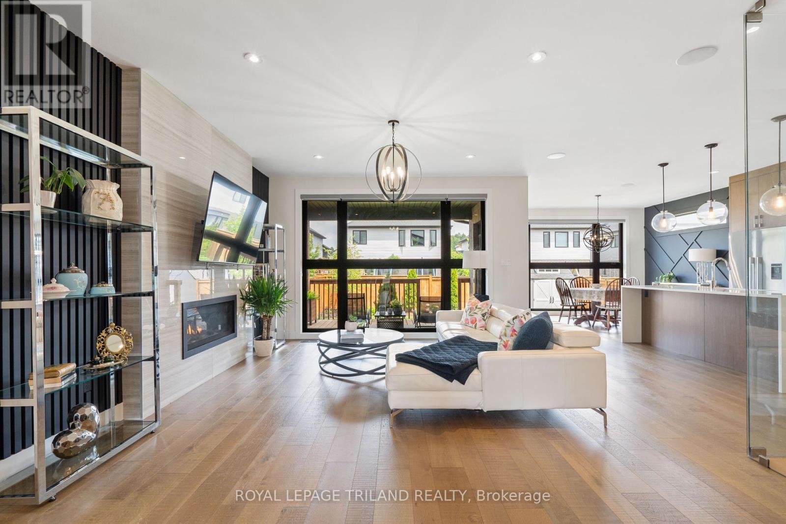 Photo 9 of 50 for 1754 Brayford Avenue