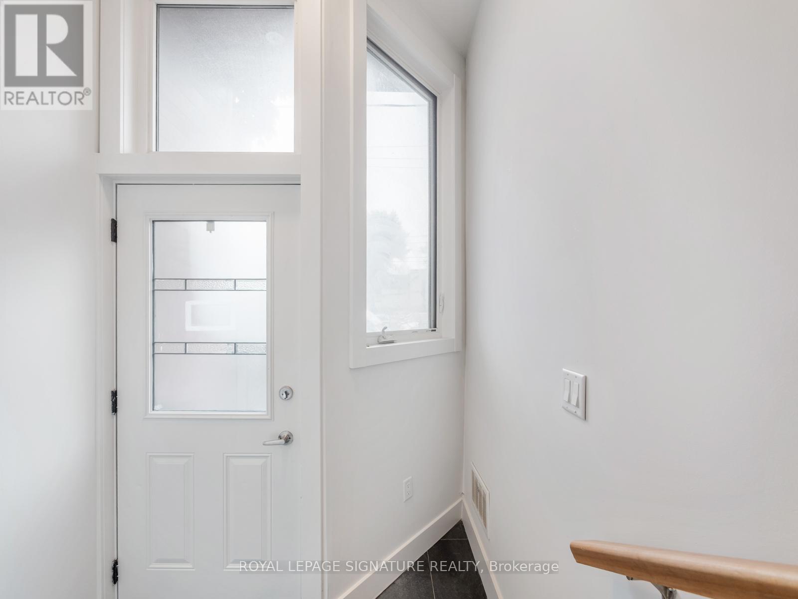 512 Eastern Avenue, Toronto, Ontario  M4M 1C7 - Photo 2 - E12210910